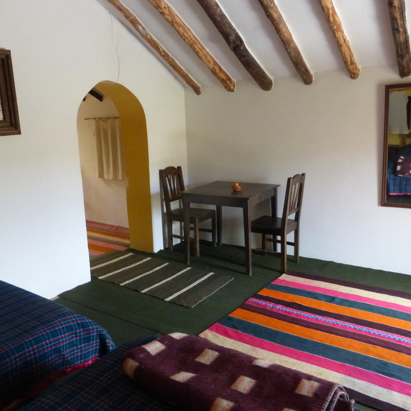 Nuestras habitaciones son cálidas y comfortables, para que te sientas como en casa