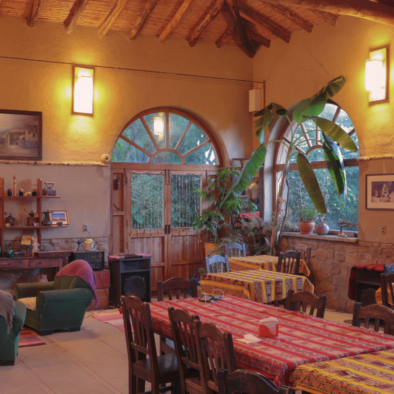 El espacio común de la finca está preparado para que disfrutes y compartas con otros viajeros